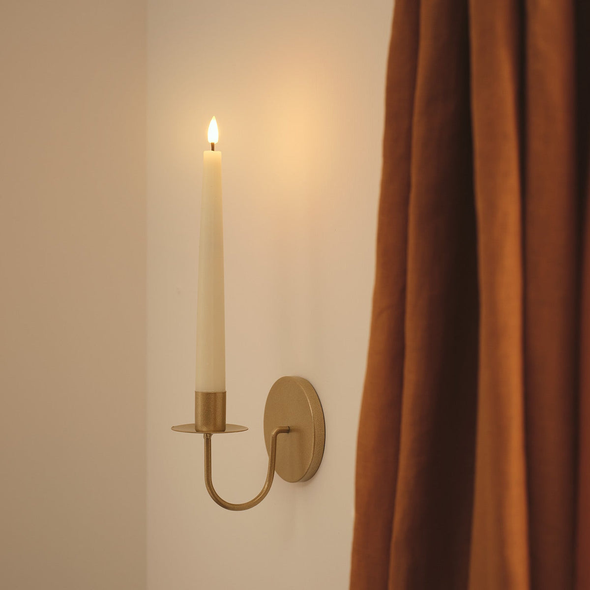 2er Set LED-Stabkerzen mit Wandhaltern