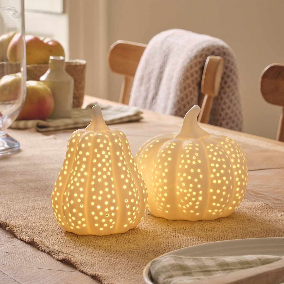 2er Set LED-Kürbis-Deko aus Porzellan