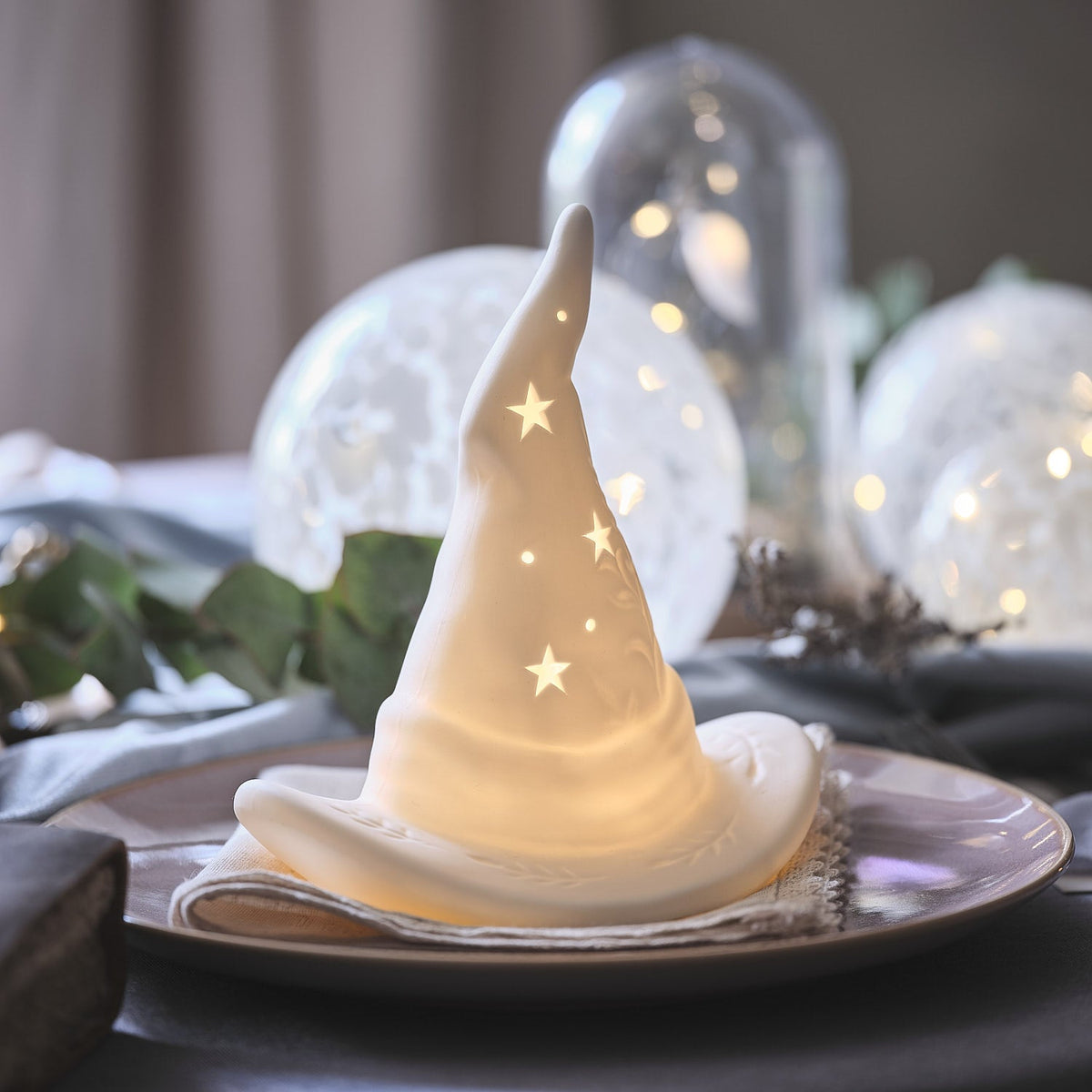 Porzellan LED-Hexenhut Deko mit Timer