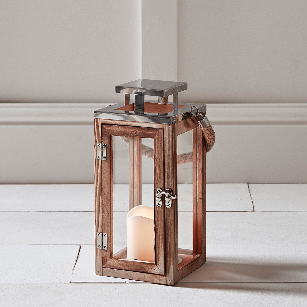 LED-Laterne aus Holz
