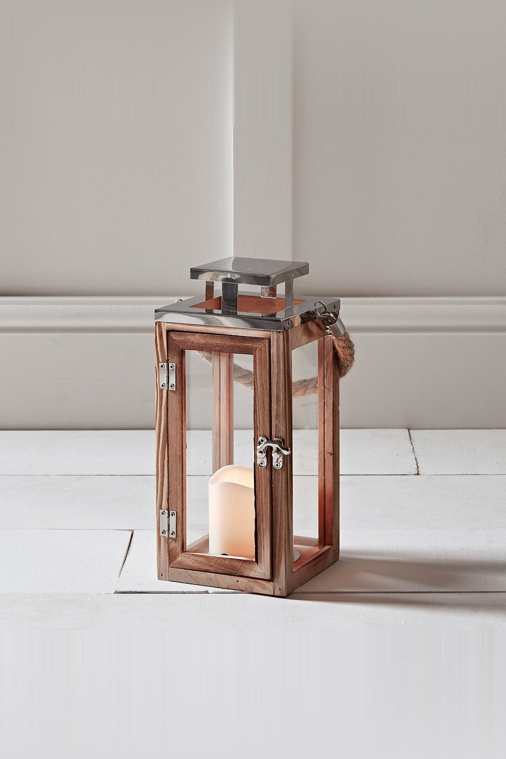 LED-Laterne aus Holz